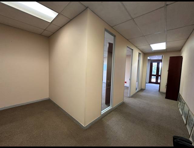 950M² OFFICE TO LET IN WOODMEAD